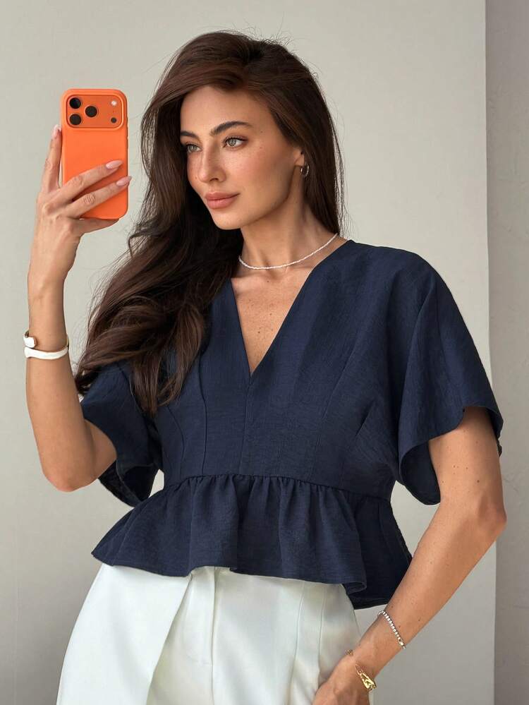 Women's Solid Color Fitted V-Neck Short 3/4 Sleeve Elegant Summer Blouse
