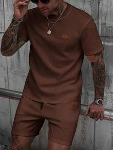 Manfinity CasualCool Bộ áo thun nam cổ chữ V gân sọc + quần short có dây rút - Cà phê nâu - Xem 3