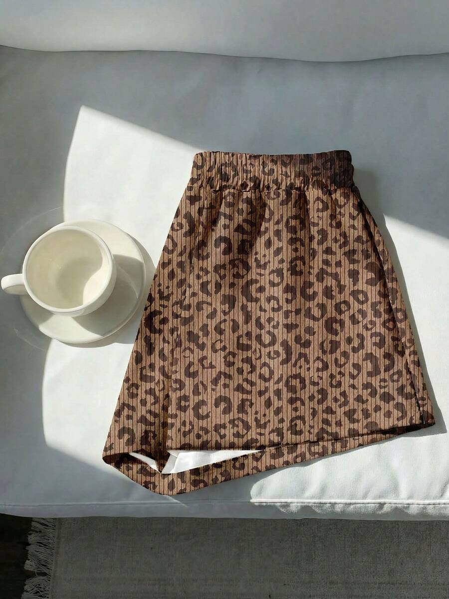 SHEIN EZwear 女士休闲复古迷彩豹纹中腰宽松短裤，飘逸短裤，返校季必备单品 - 彩色 - 查看 1