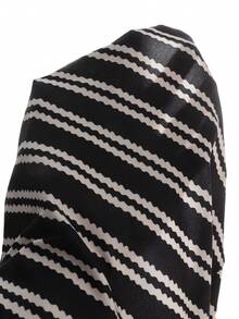 SHEIN Vintaside Kids Áo thun cho bé trai kiểu dáng thường ngày, thoải mái, đa năng, chất liệu vải có họa tiết, dễ phối đồ. - Đen và trắng - Xem 7