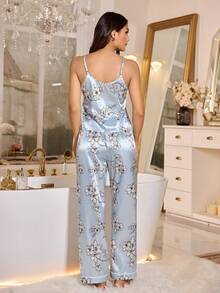 LuxeNights Bộ đồ ngủ gồm áo hai dây và quần dài in hoa bằng lụa giả. - Màu xanh lam - Xem 2