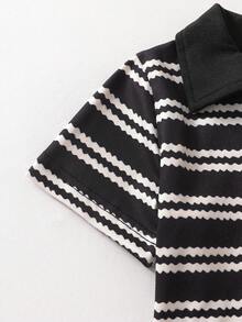 SHEIN Vintaside Kids Áo thun cho bé trai kiểu dáng thường ngày, thoải mái, đa năng, chất liệu vải có họa tiết, dễ phối đồ. - Đen và trắng - Xem 4