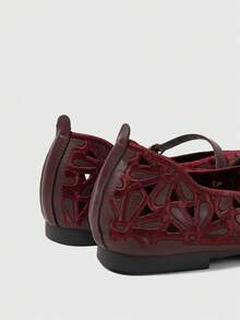 Sleekvia Women's Casual Versatile Commuter Hollow Embroidered Pointed Shoes - Burgundy - View 5