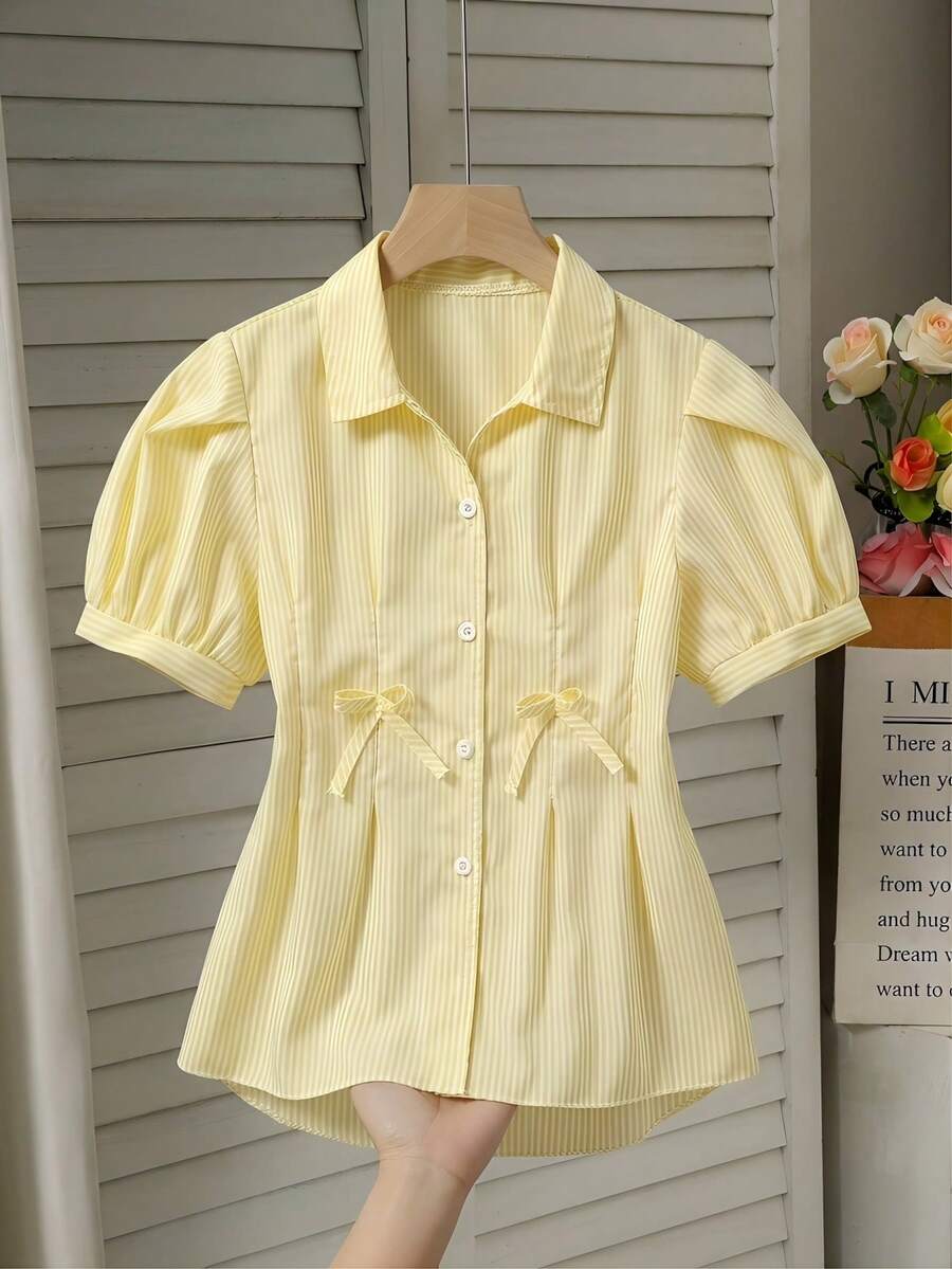 SHEIN Vintaside Kids 条纹前开襟短袖休闲衬衫，灯笼袖，腰部蝴蝶结褶裥A字版型，修身显瘦，适合通勤、度假休闲等场合，夏季穿着。 - 黃色 - 查看 1