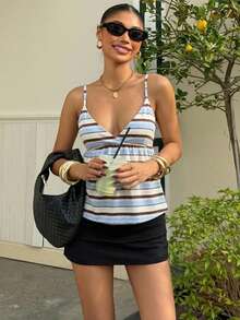 Muchica 女士休闲度假蓝色条纹V领吊带背心，适合外出、街头穿搭、Y2K风格服装以及春夏装扮，是度假的理想之选。 - 彩色 - 查看 5