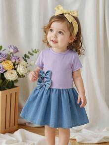 SHEIN Playful Pals 2026春夏新款时尚柔软舒适弹力面料夏季连衣裙，简约甜美可爱，适合女宝宝，蓝色针织拼接牛仔布和蝴蝶结装饰，适合日常、休闲、度假穿着。 - 紫色 - 查看 4