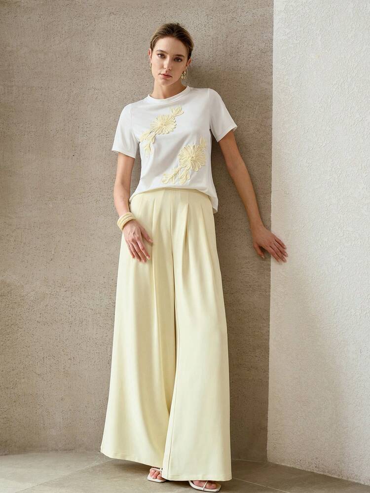 WOMEN'S FLORAL DECOR ROUND NECK SHORT SLEEVE T-SHIRT