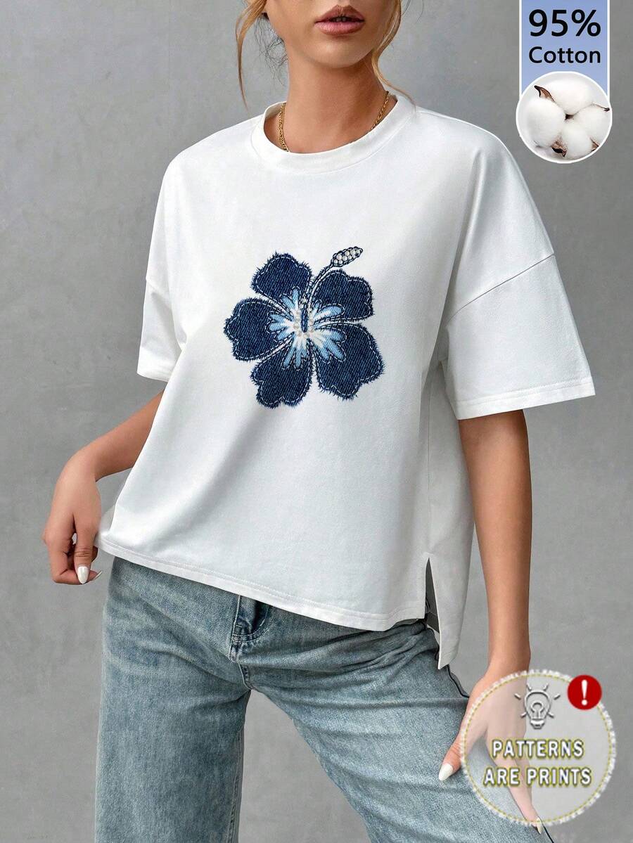 SHEIN Essnce 女士舒适百搭纯棉T恤,饰有芙蓉花印花,后摆加长设计,适合外出、搭配、旅行和度假。 - 白色 - 查看 1