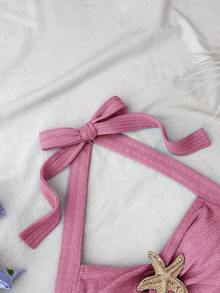 SHEIN 少女连衣裙，春夏新款，适合海滩度假，优雅纹理面料，露背系带，正面褶皱金属装饰，多层荷叶边下摆，俏皮迷你裙 - 玫紅色 - 查看 3