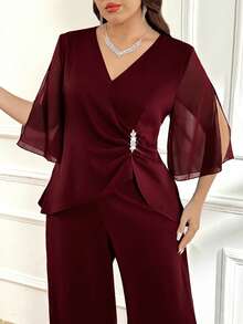 Reflora Conjunto de 2 piezas casual para mujer talla grande con top de cuello en V decorado con strass y pantalones de pierna ancha para otoño - Burdeos - Ver 1