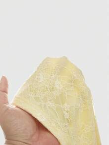 ROMWE Avant Top tube de style vacances pour femmes, style romantique avec mélange de matériaux, dentelle et décoration étoile de mer - Jaune citron - Voir 5