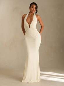 SHEIN Glamour 简约性感奶油色露背吊带长裙，深V领设计，饰以精致镂空细节，褶皱胸衣凸显腰线，鱼尾裙摆飘逸灵动。完美适用于婚礼、晚宴和红毯活动。 - 杏色 - 查看 4