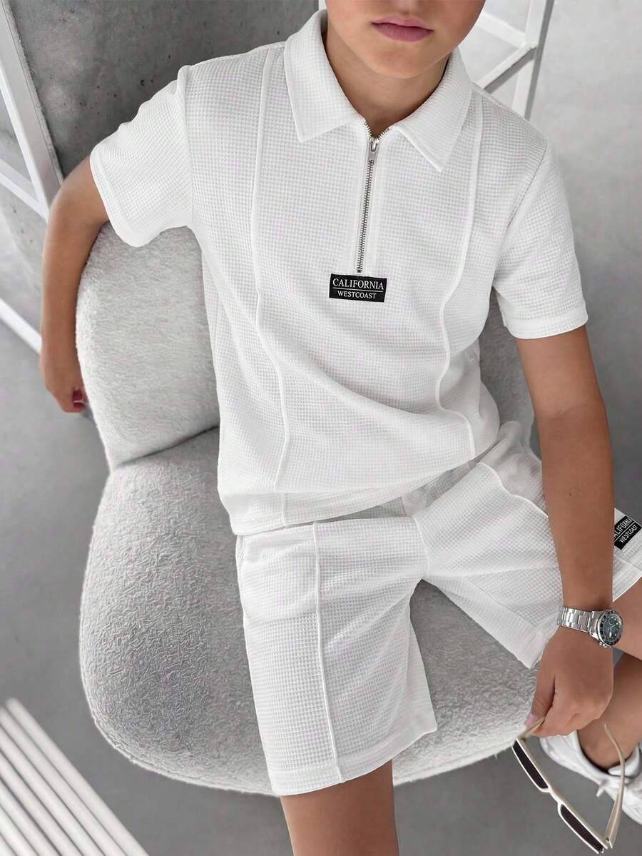 SHEIN 2件套儿童/青少年男童白色华夫格纹休闲Polo衫和短裤套装，适合夏季、日常穿着、上学、外出、运动、春夏穿着。