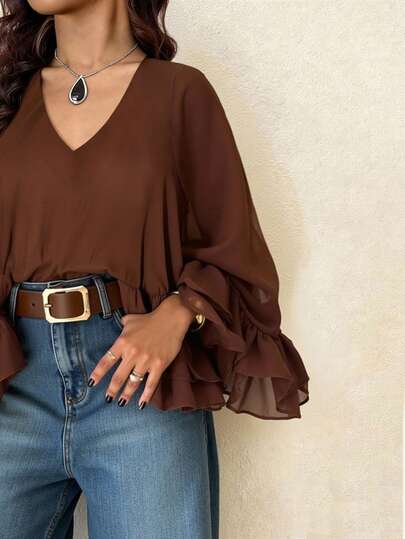 Femmeverse Blusa casual holgada con cuello en V, manga larga y volantes en capas para mujer de talla grande, elegante para días festivos