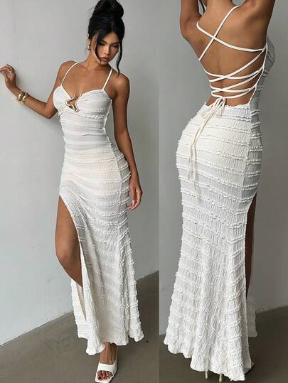 Rafferiza 修身优雅吊带连衣裙，饰有金属装饰，后背交叉绑带，针织面料，杏色，适合春夏穿着。