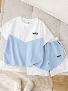 SHEIN Set 2pcs/Setelan Anak Laki-Laki Kasual Lucu Bergambar Longgar Atasan Rajut Leher Bulat dan Celana Pendek Rajut, Cocok untuk Dipakai di Musim Semi/Panas - Blue and White - View 2