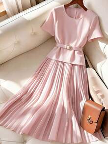 SHEIN Franclia Bộ đồ 2 món thanh lịch dành cho nữ: Áo tay ngắn màu hồng thắt eo và chân váy xếp ly. - Màu Hồng baby - Xem 1