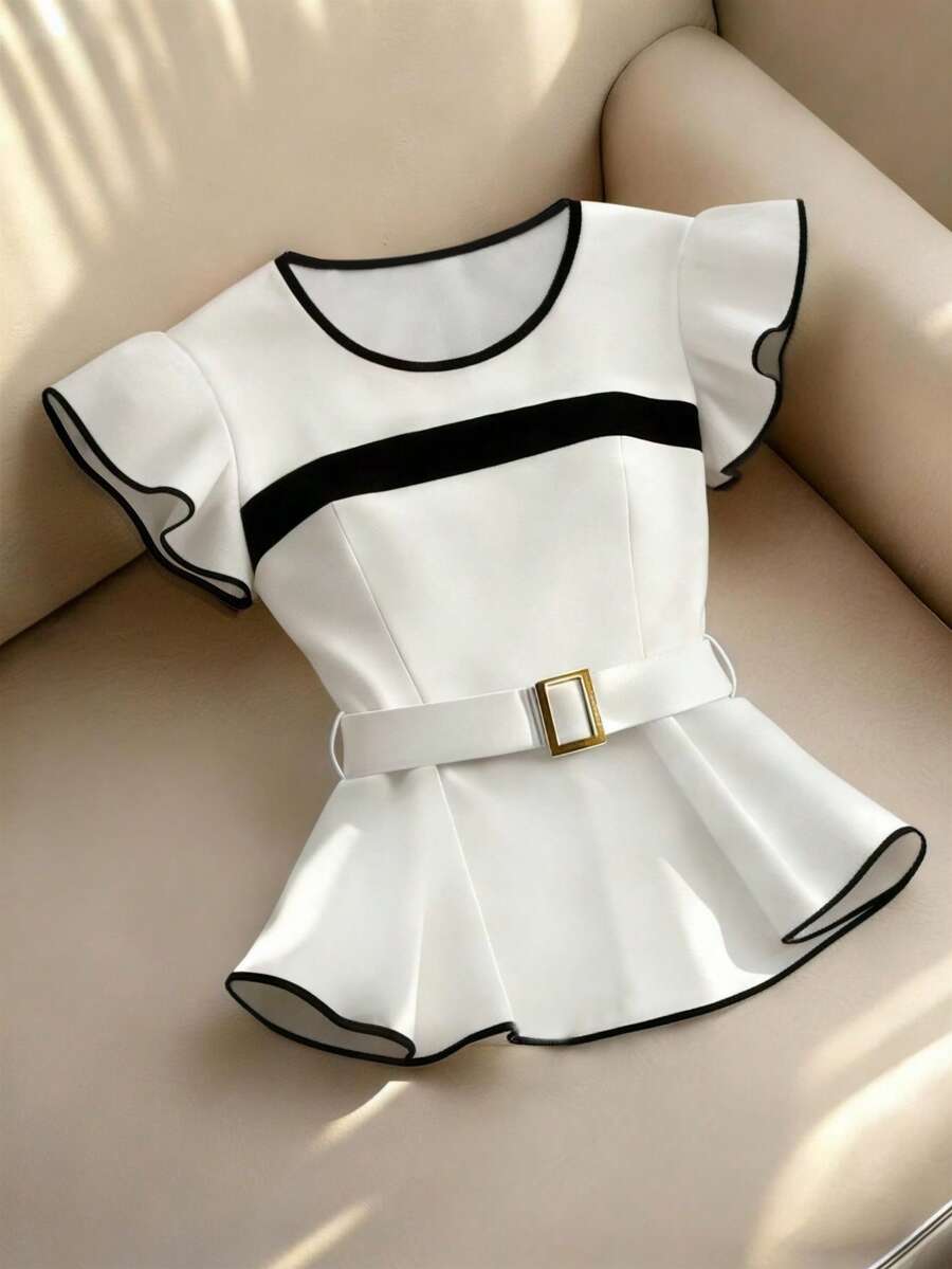SHEIN Franclia Áo kiểu nữ thanh lịch phối màu tương phản, tay bồng, thắt lưng khóa kim loại, viền và gấu áo xếp ly đen trắng tương phản, phù hợp cho đi làm, hẹn hò hoặc dự tiệc. Điểm nổi bật của sản phẩm: Áo kiểu nữ phong cách thượng lưu phối màu tương phản, áo thun xếp ly eo duyên dáng, thiết kế tay bồng thời trang, áo kiểu phối đen trắng sang trọng, áo thun tôn dáng eo. - Đen và trắng - Xem 1