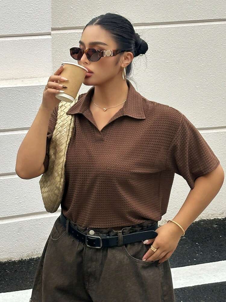 Dazy Plus Plus Size Women Basic Polo Collar Loose Textured Short Sleeve Casual T-Shirt, Spring/Summer