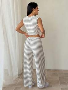 SHEIN PETITE Bộ đồ nữ 2 món gồm áo tank top và quần dài kẻ sọc, kiểu dáng thường ngày. - Đen và trắng - Xem 2