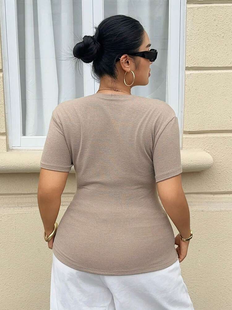 Dazy Plus Plus Size Women's Fitted Regular Shoulder Short Sleeve Casual T-Shirt, Suitable For Spring And Summer