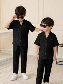 SHEIN Tween-Jungen 2 Stücke Lässig Urlaubs Vielseitig Einfarbig Strukturierte Stoff Wellen Gestreifte Weiß Hemd und Hose Set, geeignet für Pendeln, Schule, Alltag Alltag Outfit, Sport, Frühling/Sommer - Schwarz - Übersicht 9