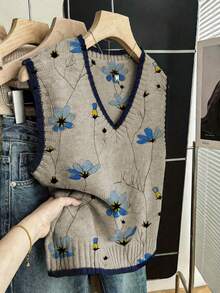 SHEIN LUNE 春夏新品：简约休闲舒适，居家休闲皆宜 灰色和蓝色碎花随机印花 V 领无袖大码女式针织套头衫 - 杏色 - 查看 1