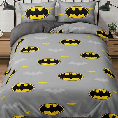 BATMAN X SHEIN Bộ 3 món màu xám in hình dơi vàng (1 vỏ chăn + 2 vỏ gối không kèm ruột), chất liệu microfiber, mềm mại và ấm áp, nhiều kích cỡ, phù hợp cho giường đơn/giường đôi/giường cỡ Queen/giường cỡ King, bộ đồ giường phong cách retro, trang trí độc đáo.