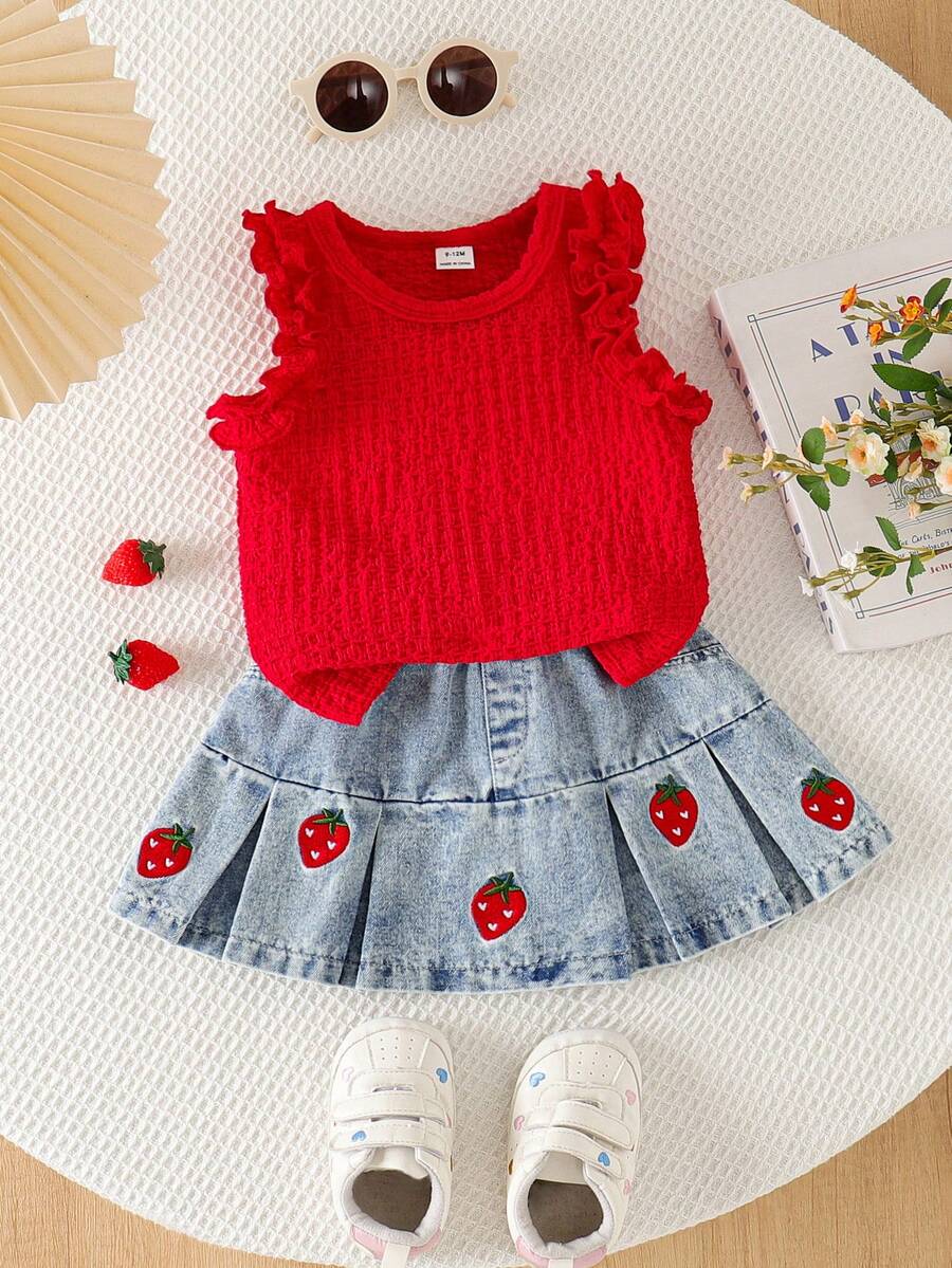 SHEIN 两件套女婴荷叶边无袖纯色上衣+草莓刺绣牛仔裙套装，可爱甜美夏季亲子装 - 彩色 - 查看 1