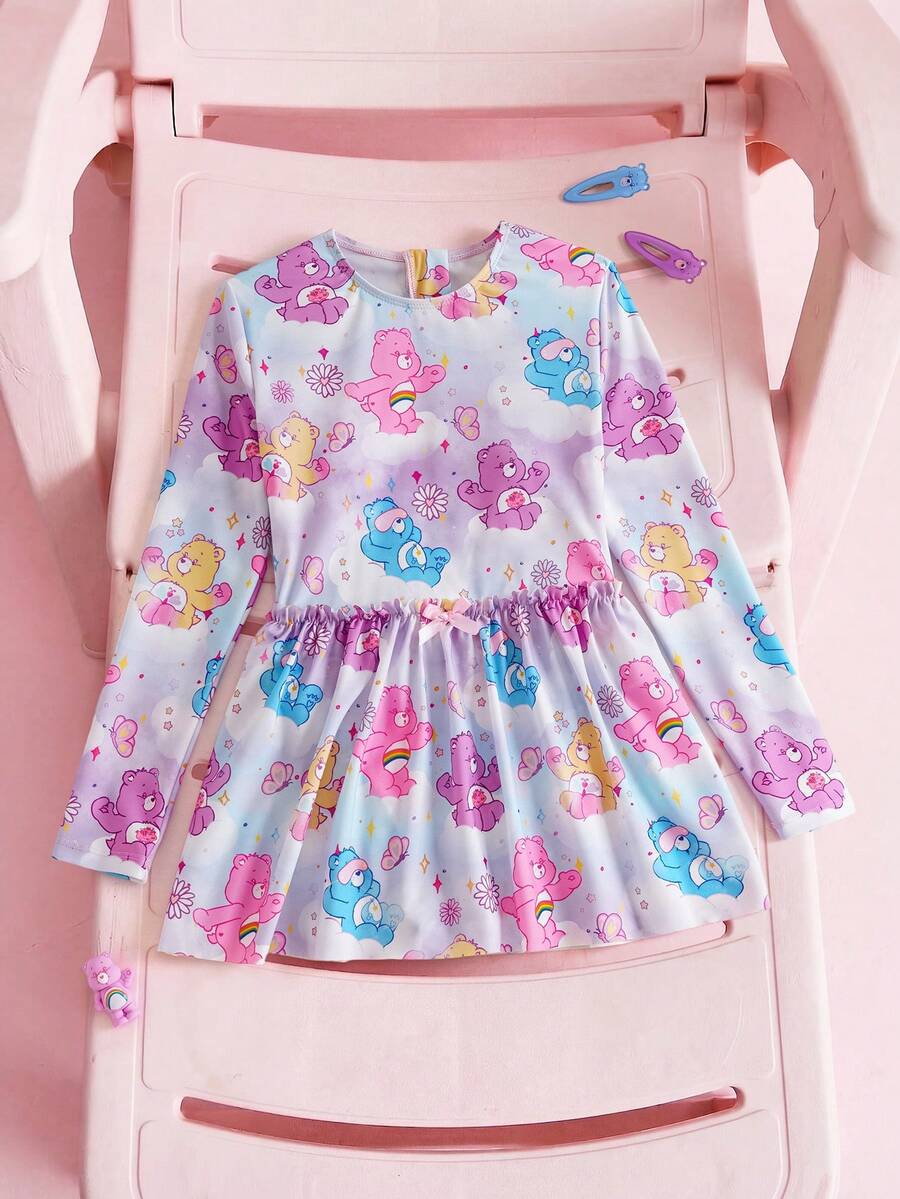 SHEIN X Care Bears 1件可爱风格女童连体泳衣，圆领长袖裙式泳衣，Carebear联名款女童泳衣 - 彩色 - 查看 1