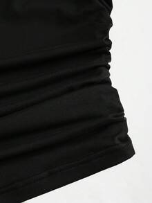 Sweetra Conjunto de 2 piezas con top corto con volantes y tirantes asimétricos de hombro y pantalones rectos de cintura alta, decoración floral 3D de metal marrón, elegante minimalista para vacaciones, viajes, vintage, versátil para mujer en primavera/verano - Negro - Ver 4