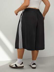 SHEIN CURVE+ 大码绿色宽松休闲短裤，女士秋季服装，女士优雅连衣裙 - 黑色 - 查看 2