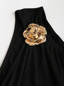 Sweetra Conjunto de 2 piezas con top corto con volantes y tirantes asimétricos de hombro y pantalones rectos de cintura alta, decoración floral 3D de metal marrón, elegante minimalista para vacaciones, viajes, vintage, versátil para mujer en primavera/verano - Negro - Ver 3