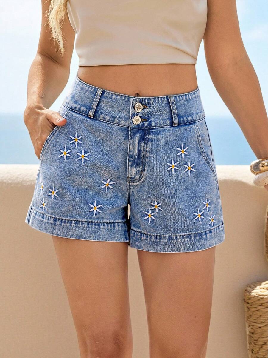 Breezaya Quần short denim nữ kiểu dáng thường ngày, thêu hoa, có túi xéo.