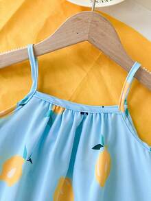 SHEIN Playful Pals Đầm mùa hè dệt kim in kỹ thuật số cho bé gái, có bèo nhún ở gấu, dây mảnh, trễ vai, dáng dài vừa phải, nhẹ nhàng, thích hợp mặc hàng ngày, đi chơi, du lịch, nghỉ mát và các buổi tụ họp. - Nhiều màu - Xem 7