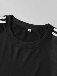 Hombre002TWy007 Conjunto de camiseta a rayas y pantalón corto para hombre, diseño sencillo y duradero, pensado para el uso frecuente en salidas informales y rutina diaria. - Negro - Ver 4