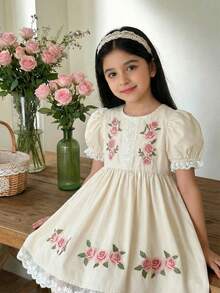 SHEIN Đầm trẻ trung cho bé gái, họa tiết hoa thanh lịch, viền ren, tay áo cánh hoa, thích hợp cho mùa hè. - Màu be - Xem 8