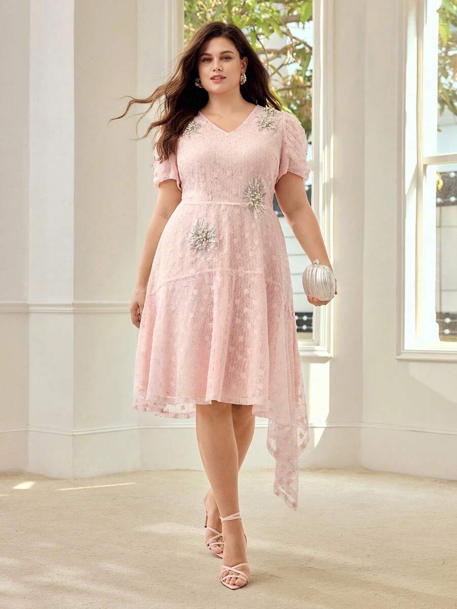 PREMIUM Đầm cỡ lớn ren đính đá, eo thắt, thiết kế bất đối xứng, thanh lịch và quyến rũ. - Hồng - Xem 2