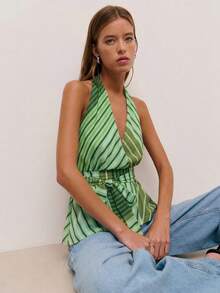 Nöista 这款多色条纹露背吊带上衣，腰部收紧设计，尽显女性优雅气质。深V领和交叉设计，搭配轻盈飘逸的面料、鲜艳的色彩和修身的廓形，使其成为春夏度假和日常穿搭的完美之选。 - 綠色 - 查看 3