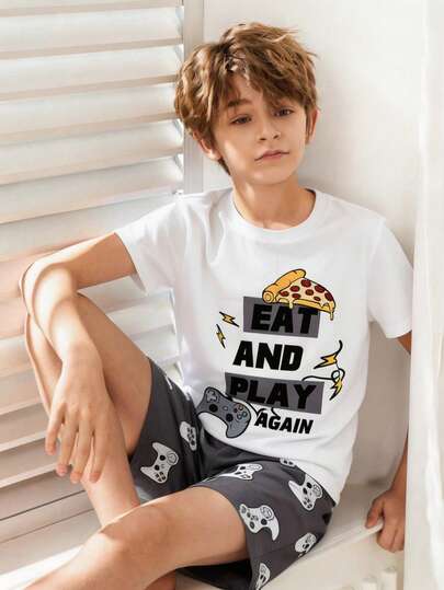 SHEIN Bộ đồ ngủ 2 món cho bé trai tuổi teen, kiểu dáng thường ngày, in hình hoạt hình dễ thương về máy chơi game, gồm áo thun trắng cổ tròn tay ngắn và quần short xám, thích hợp cho mùa xuân/hè, đi chơi, ngày Valentine, hẹn hò, du lịch, nghỉ lễ, họp mặt gia đình, tựu trường, đám cưới, buổi tối, thể thao, tiệc sinh nhật.