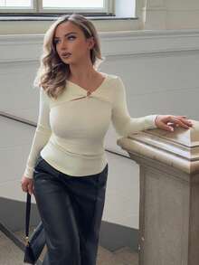 Jeta Ari 秋冬不对称领修身T恤 - 杏色 - 查看 1