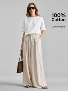 Ontre 女士舒适亲肤吸湿面料修身圆领短袖T恤，胸前饰有刺绣贴片，时尚都市风，适合商务休闲、办公室穿着，低调优雅，是机场、邮轮、中东婚礼宾客等场合的高品质着装之选，简约奢华，百搭应季必备女式T恤 - 白色 - 查看 2