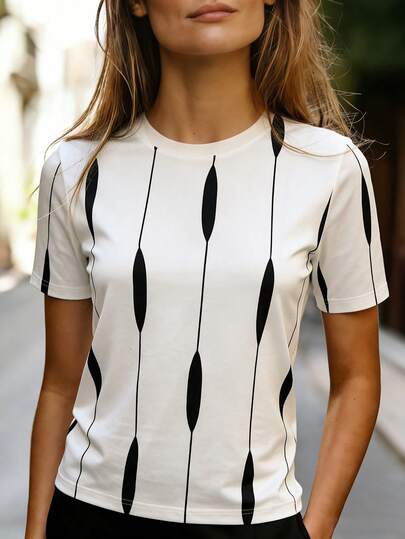 SHEIN Franclia Women's Casual Geometric Pattern Short Sleeve T-Shirt, Fashionable, Minimalist, Versatile, Loose Fit For Summer