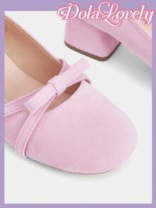 Dola Lovely 粉色绒面革圆头蝴蝶结低帮粗跟鞋，女士温柔可爱通勤百搭气质玛丽珍高跟鞋 - 粉色絨面 - 查看 4