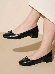 CUCCOO CURVES 时尚通勤方头女鞋黑色百搭蝴蝶结粗跟玛丽珍鞋加宽加大码女鞋 - 黑色 - 查看 1
