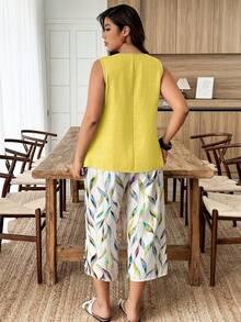 Weeklong Plus Size Women 2-Piece Set: Textured V-Neck Asymmetric Hem Tank Top And Botanical Print Cropped Pants - Multicolor - View 2