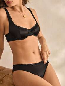 Charlaine Bộ đồ nữ thời trang tối giản kiểu Pháp gồm áo hai dây và quần lót tam giác cạp thấp trơn mượt. - màu đen - Xem 5