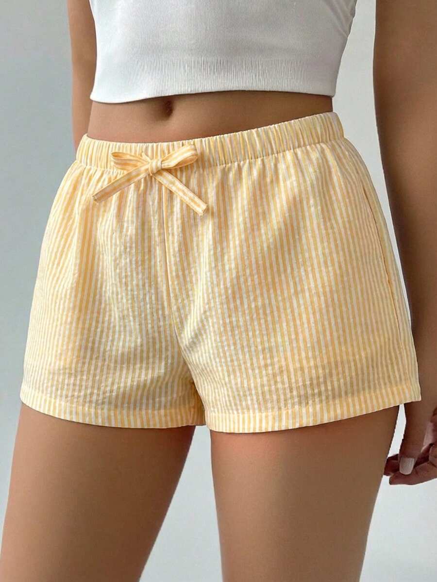 SHEIN 少女条纹低腰短裤,适合夏季度假、海滩休闲、居家穿着 - 黃色 - 查看 1