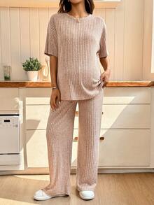 SHEIN Ensemble 2 pièces décontracté, Top à manches courtes col rond en tricot côtelé de couleur unie et short, pour femme enceinte - Kaki - Voir 7