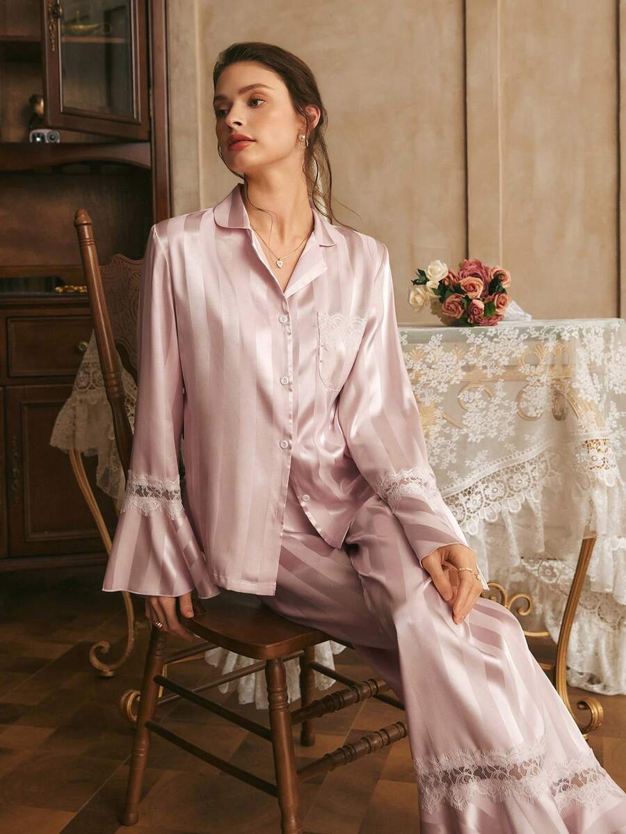 法式浪漫优雅蕾丝拼接喇叭袖口和下摆，翻领开襟竖条纹提花女士睡衣套装 - 粉色 - 查看 1